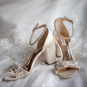 Badgley Mischka Finesse Ankle Strap Sandal - Ivory